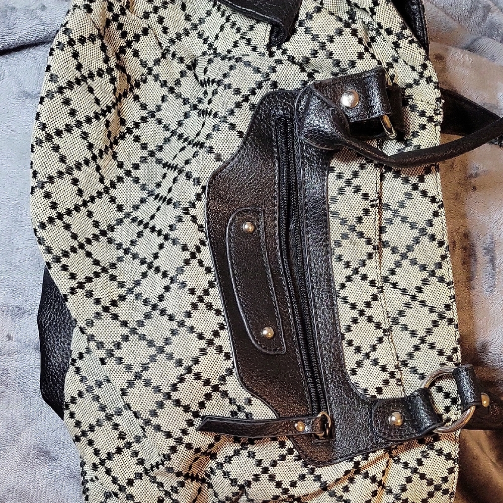 Alfred Dunner Black and Cream Handbag